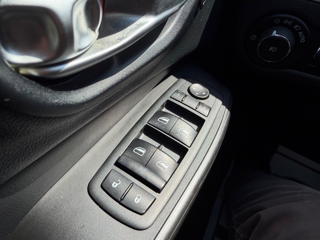 Photo 24 of this JEEP CHEROKEE