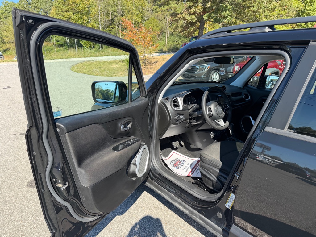 Photo 9 of this JEEP RENEGADE