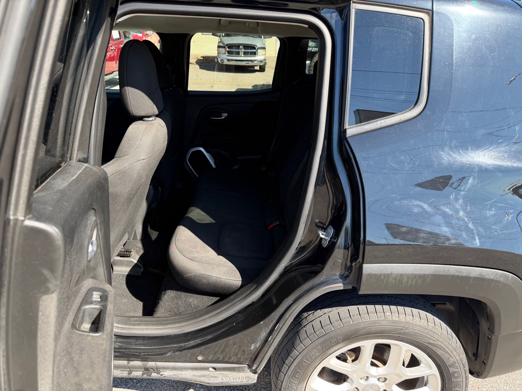 Photo 12 of this JEEP RENEGADE
