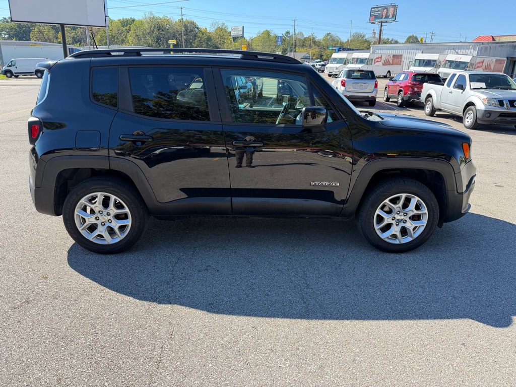Photo 4 of this JEEP RENEGADE