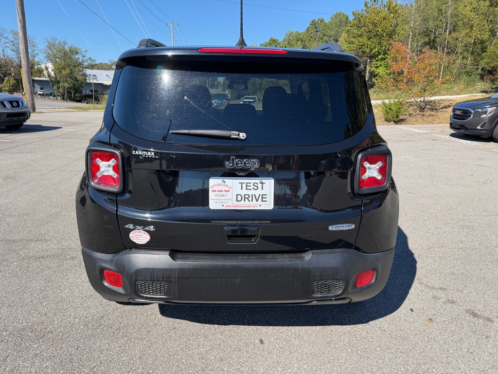Photo 6 of this JEEP RENEGADE