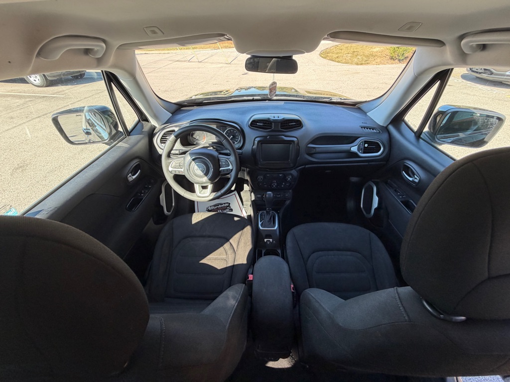 Photo 19 of this JEEP RENEGADE