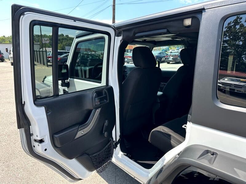 Photo 11 of this JEEP WRANGLER JK UNL