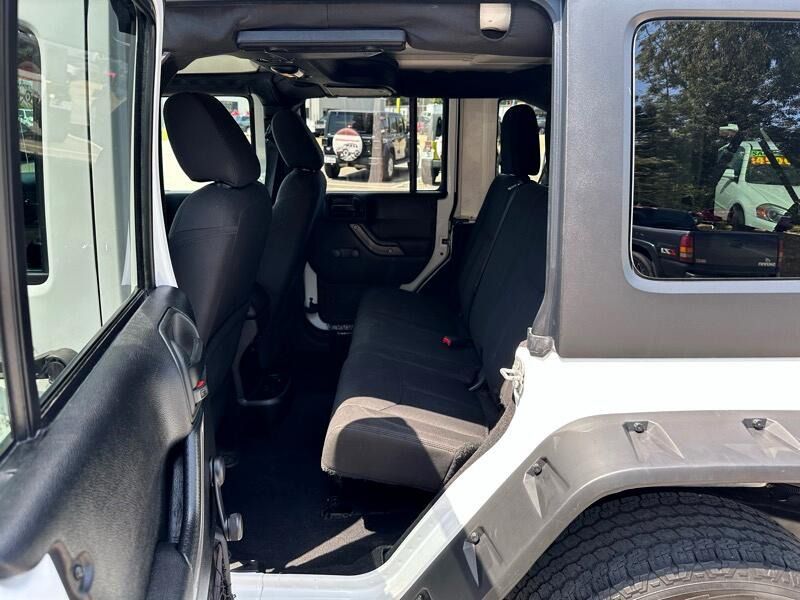 Photo 12 of this JEEP WRANGLER JK UNL