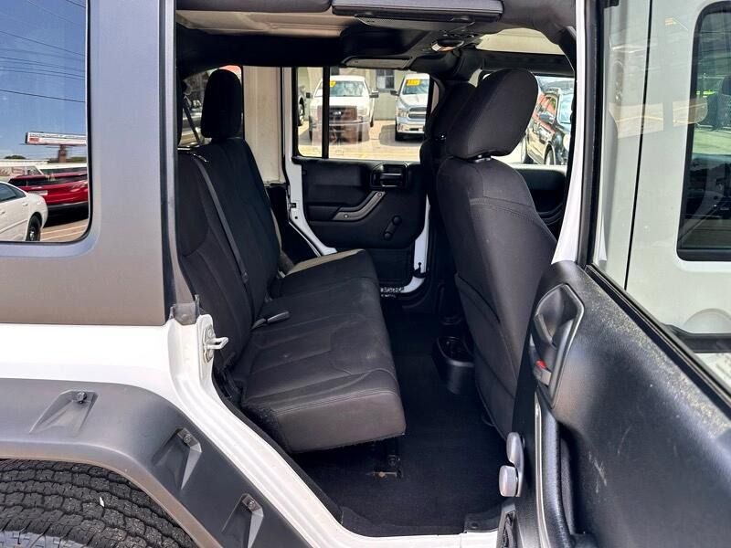 Photo 16 of this JEEP WRANGLER JK UNL