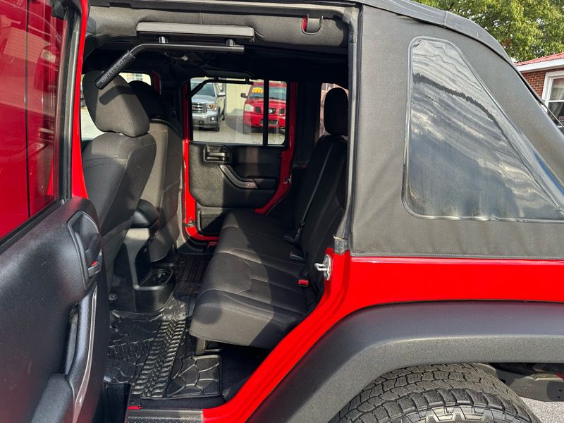 Photo 12 of this JEEP WRANGLER UNLIMI