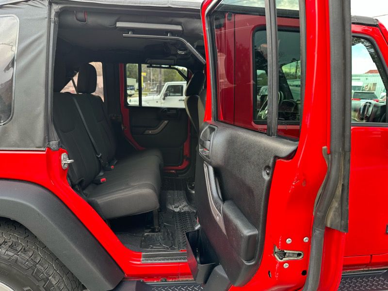 Photo 15 of this JEEP WRANGLER UNLIMI