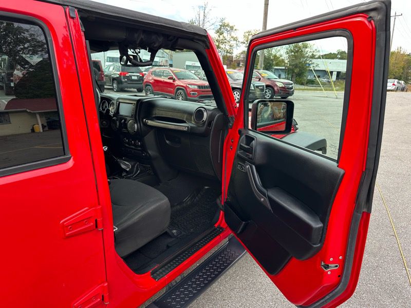 Photo 16 of this JEEP WRANGLER UNLIMI