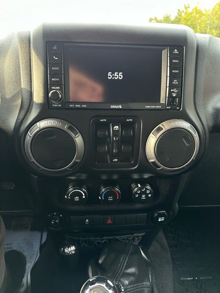 Photo 22 of this JEEP WRANGLER UNLIMI