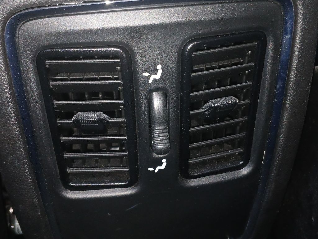 Photo 23 of this JEEP GRAND CHEROKEE