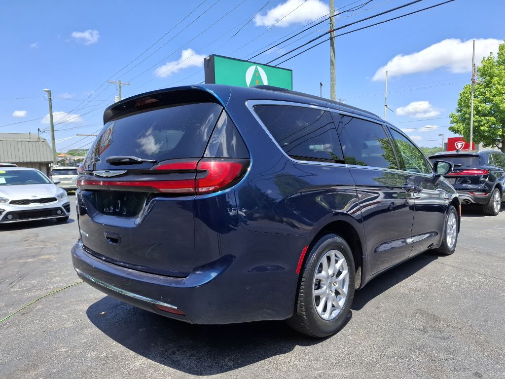 Photo 4 of this CHRYSLER PACIFICA