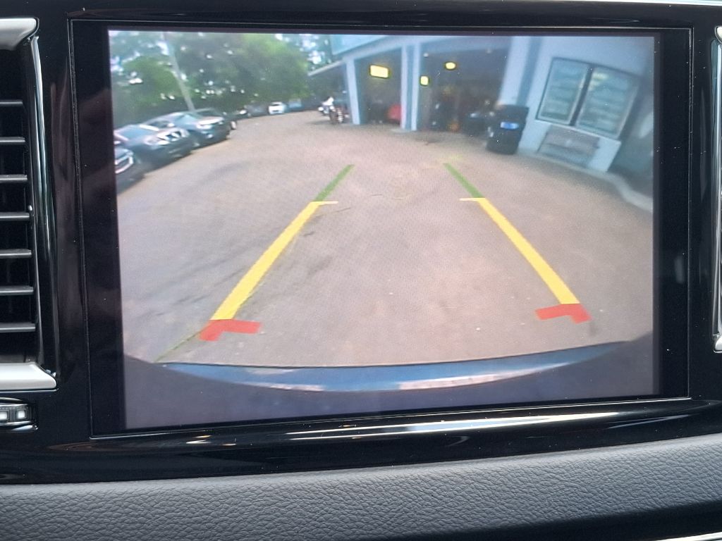 Photo 13 of this CHRYSLER PACIFICA