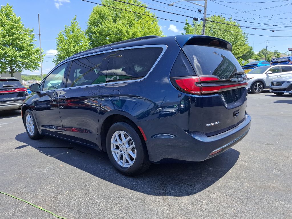 Photo 6 of this CHRYSLER PACIFICA