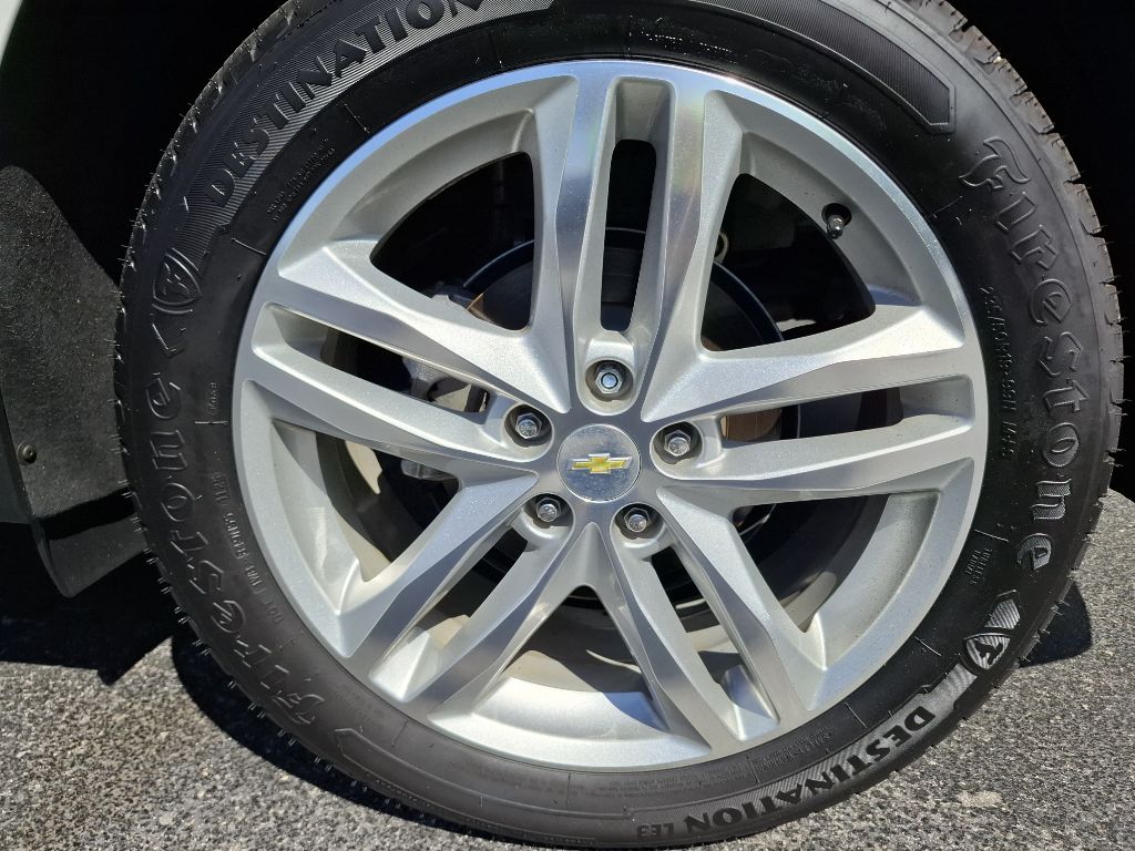 Photo 13 of this CHEVROLET EQUINOX