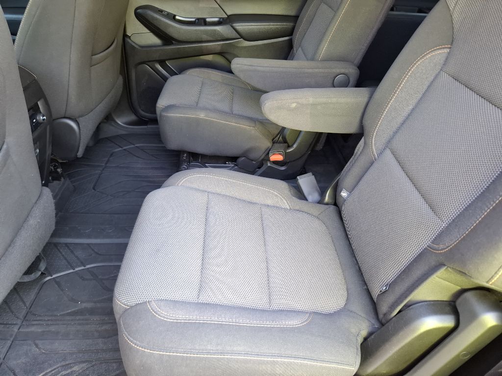 Photo 10 of this CHEVROLET TRAVERSE