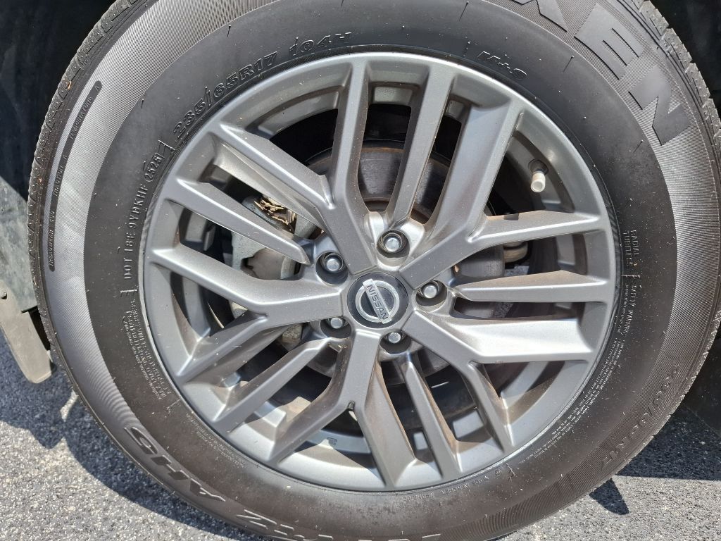 Photo 8 of this NISSAN ROGUE