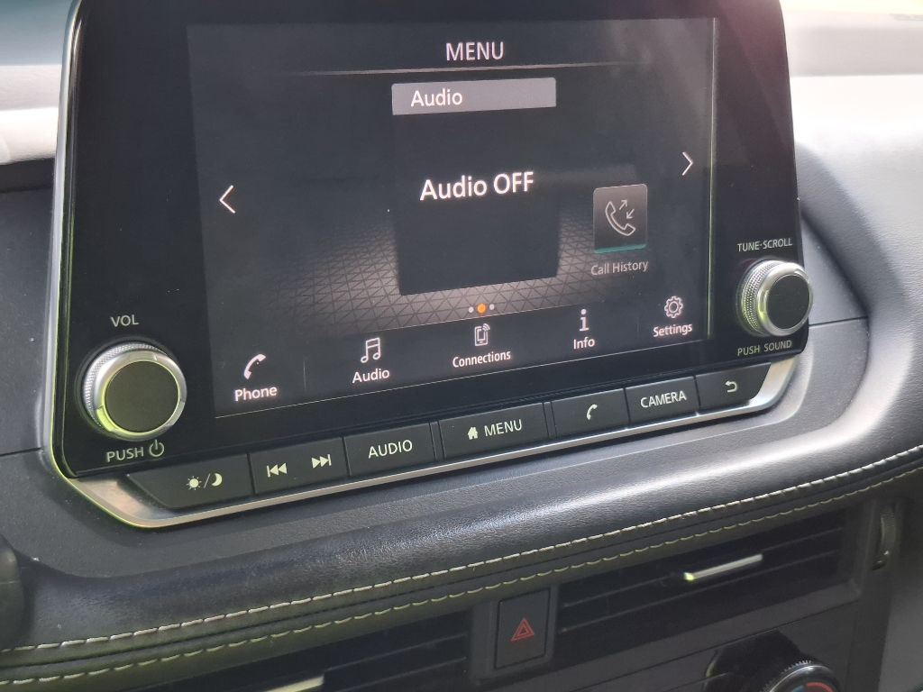 Photo 12 of this NISSAN ROGUE