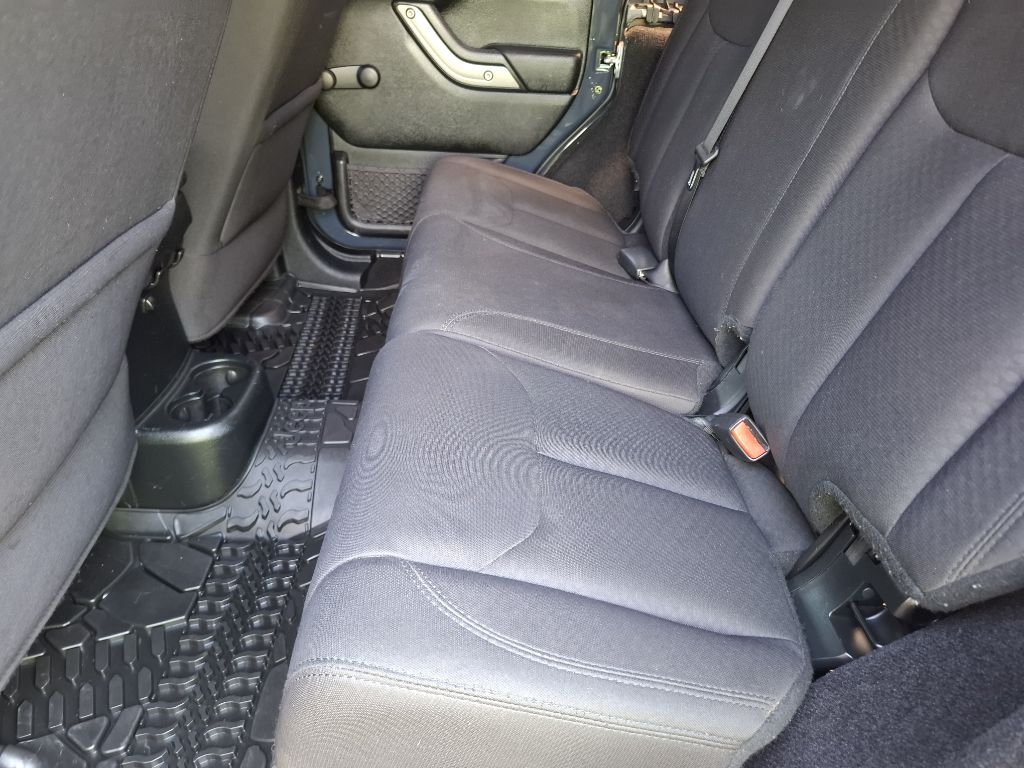 Photo 10 of this JEEP WRANGLER UNLIMI