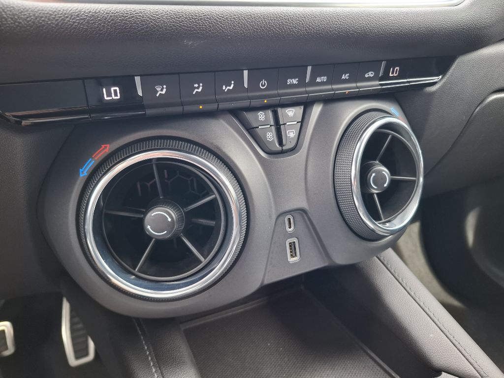 Photo 17 of this CHEVROLET BLAZER
