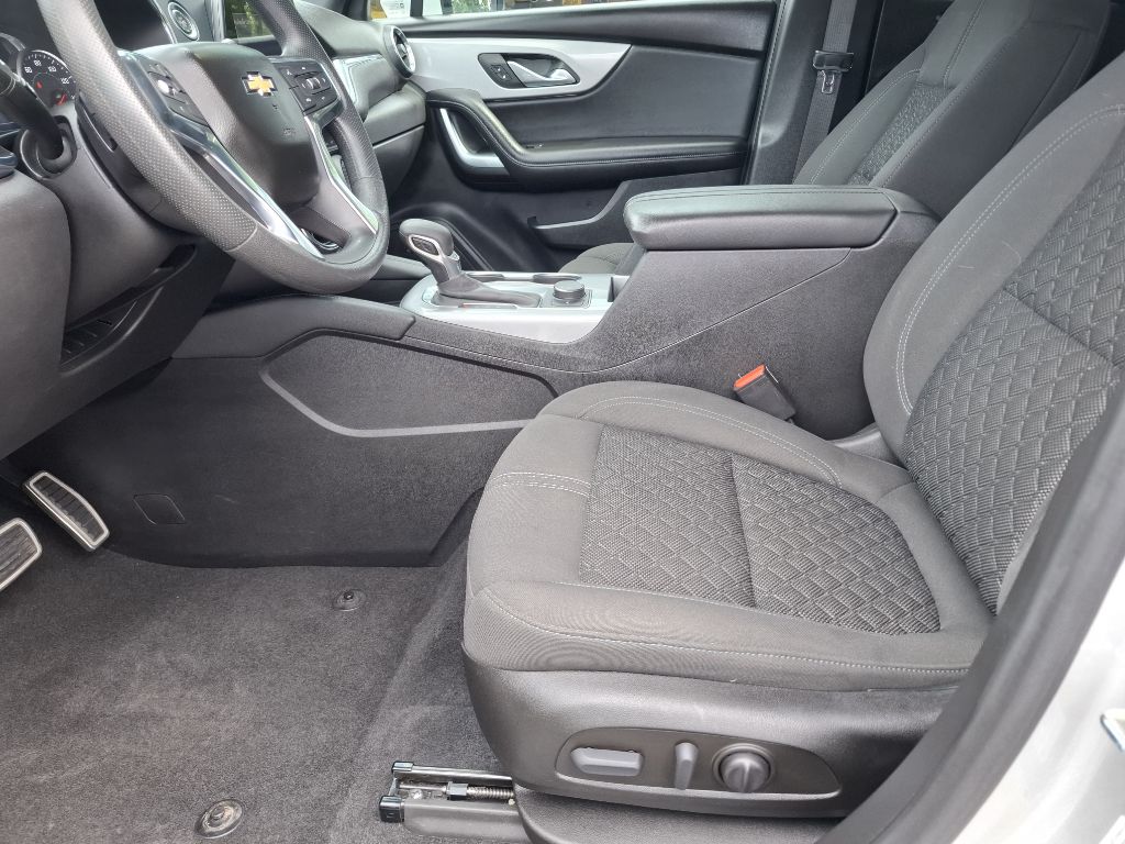 Photo 16 of this CHEVROLET BLAZER