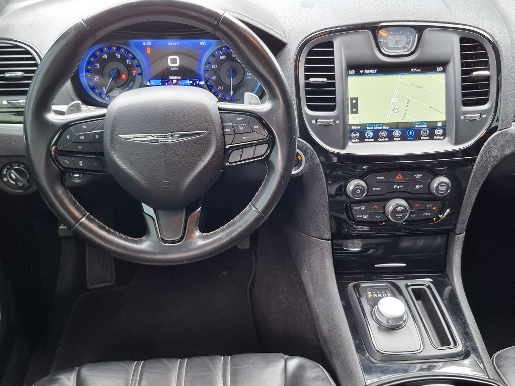 Photo 2 of this CHRYSLER 300