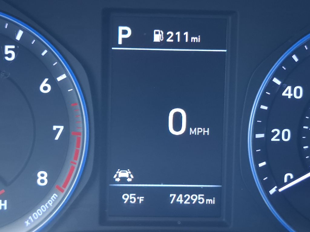 Photo 14 of this HYUNDAI KONA