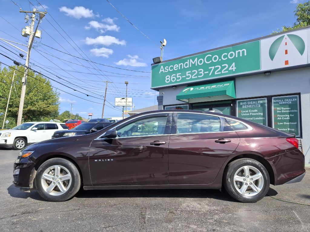 Photo 3 of this CHEVROLET MALIBU