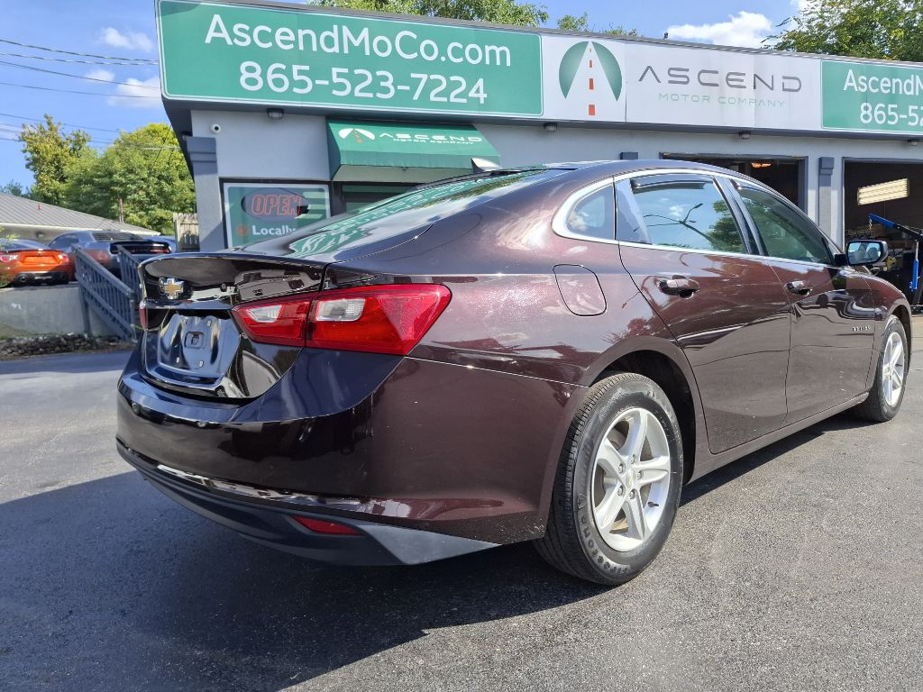 Photo 5 of this CHEVROLET MALIBU