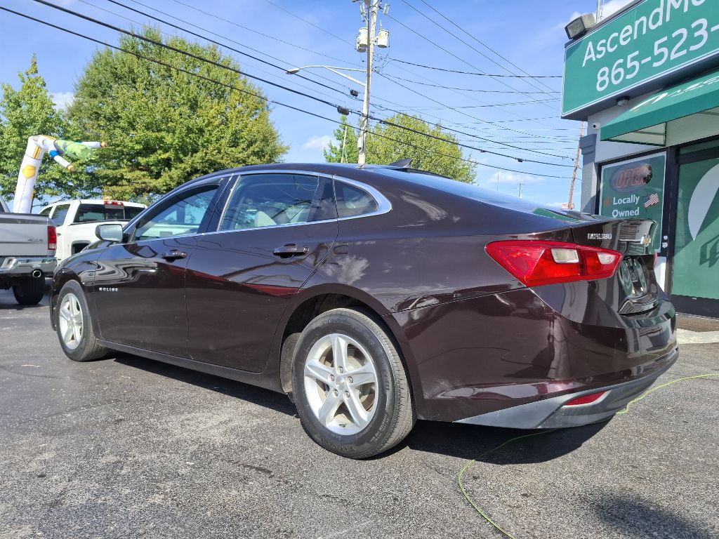 Photo 6 of this CHEVROLET MALIBU