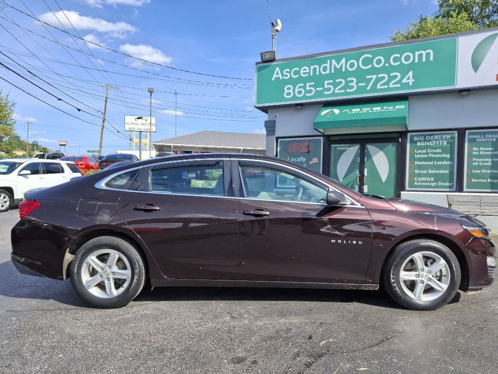 Photo 4 of this CHEVROLET MALIBU