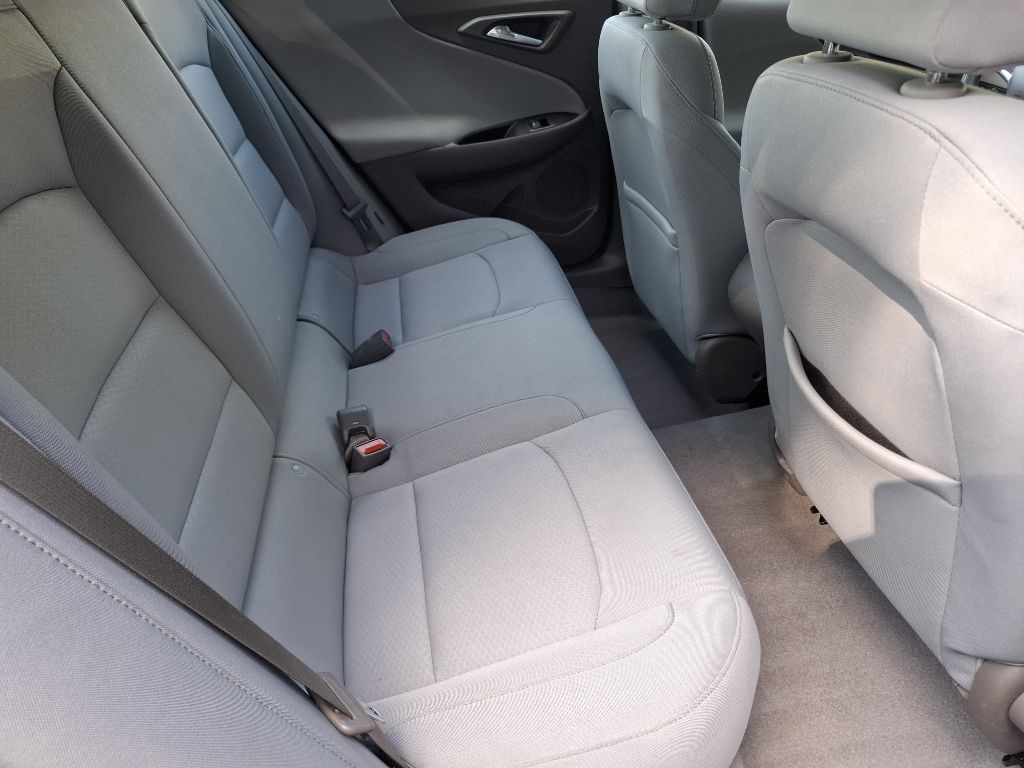 Photo 9 of this CHEVROLET MALIBU