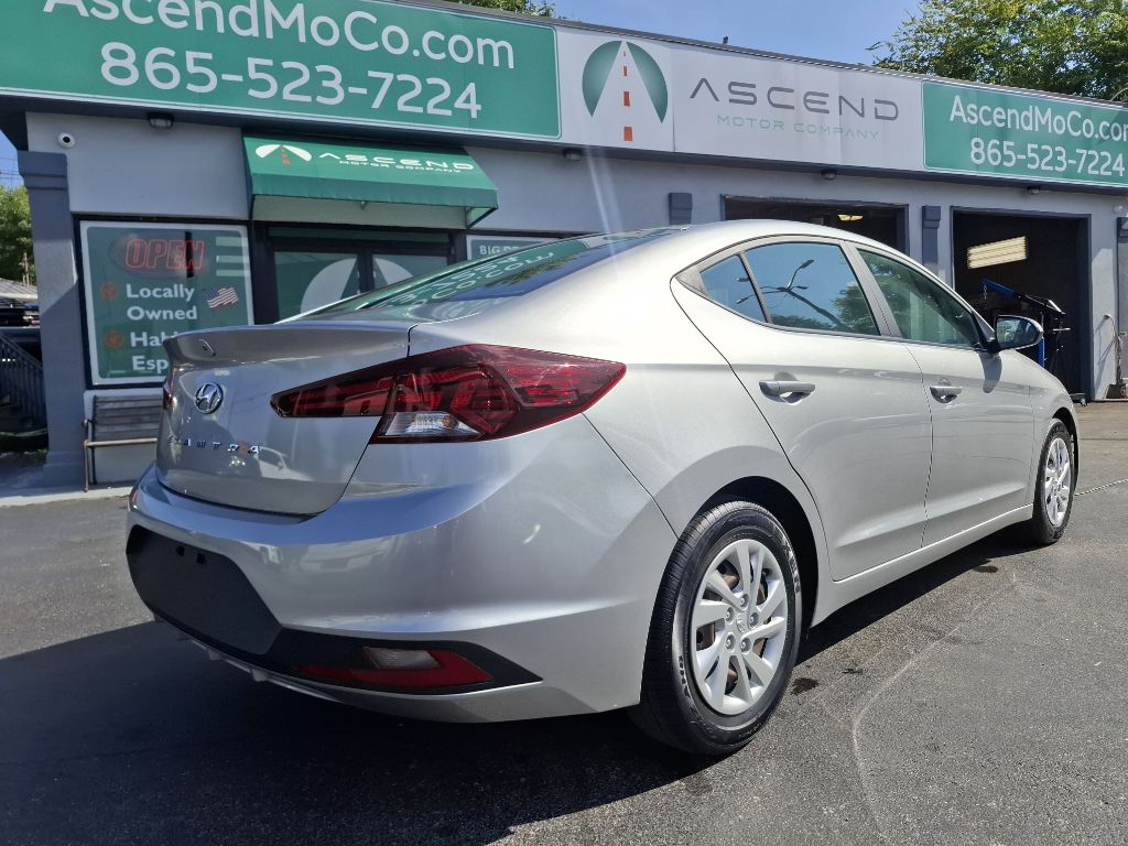 Photo 8 of this HYUNDAI ELANTRA