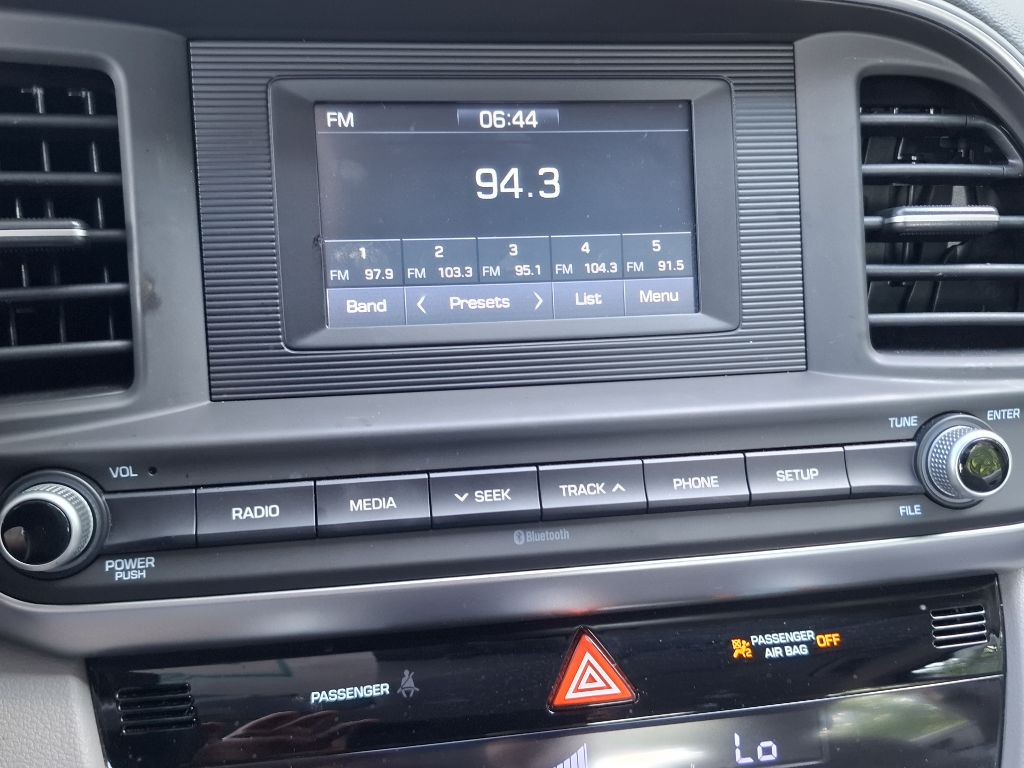 Photo 9 of this HYUNDAI ELANTRA