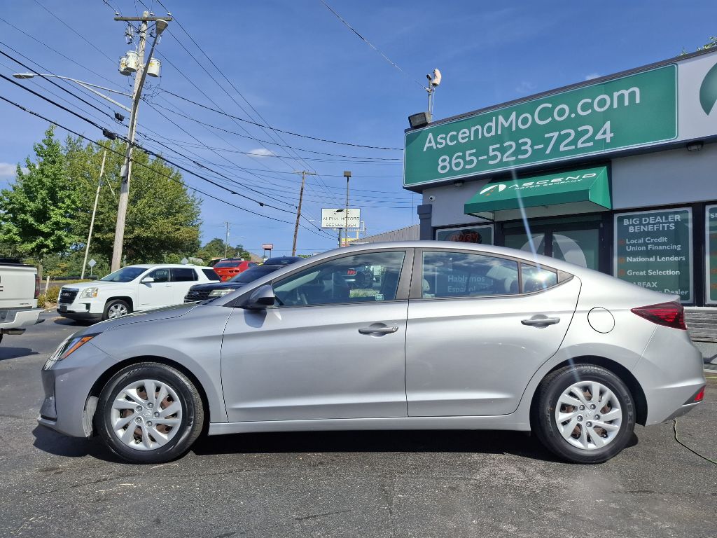 Photo 2 of this HYUNDAI ELANTRA