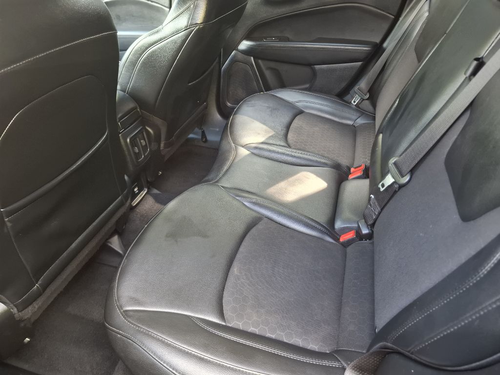 Photo 8 of this JEEP COMPASS