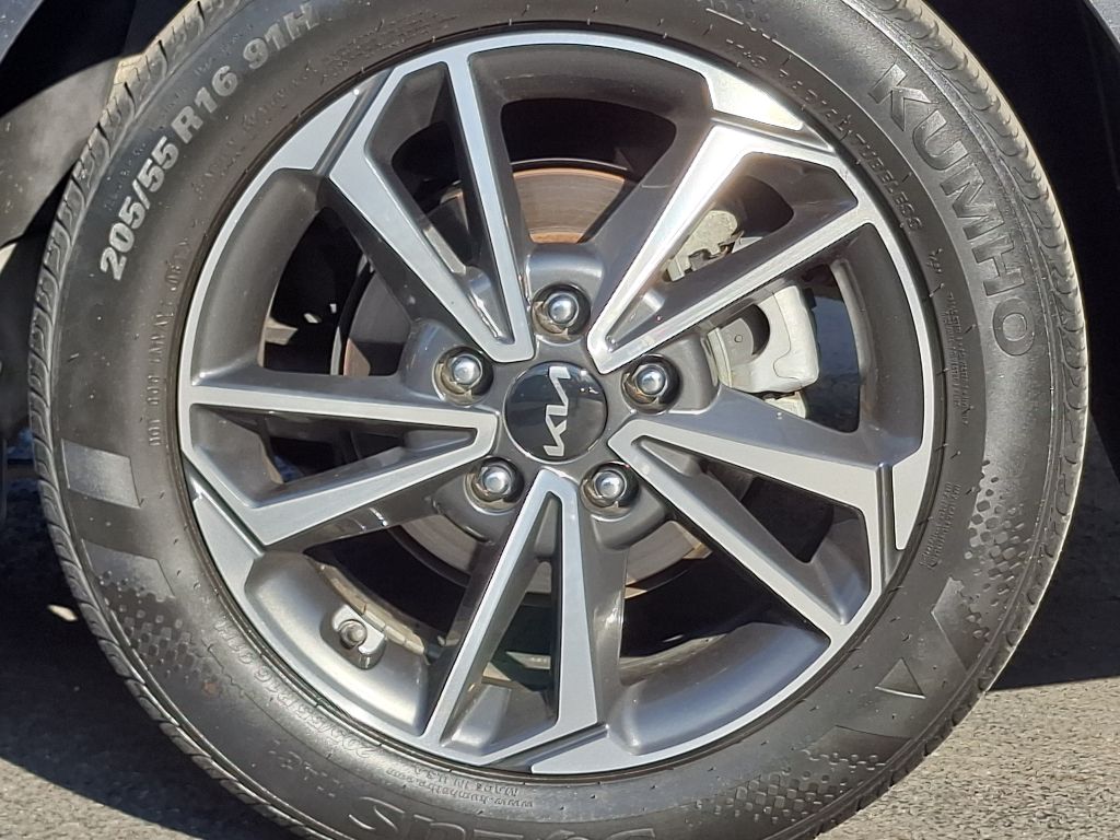 Photo 7 of this KIA FORTE