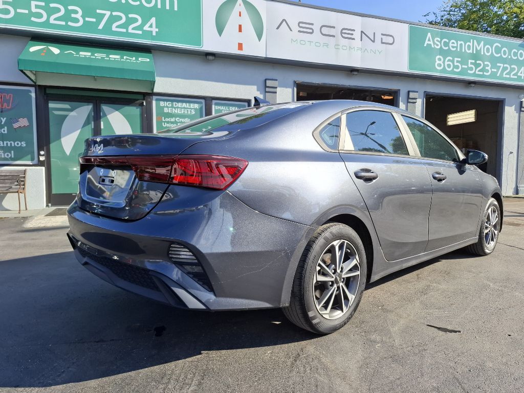 Photo 3 of this KIA FORTE