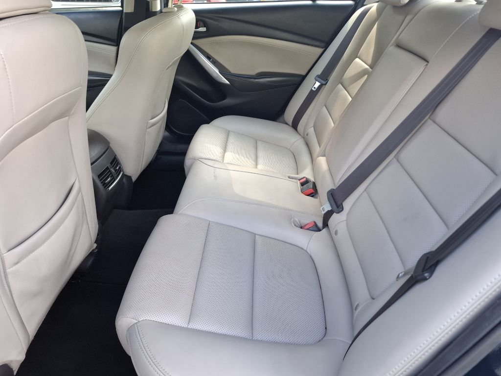 Photo 8 of this MAZDA MAZDA6