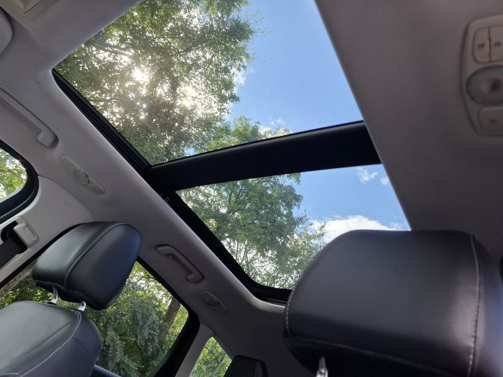 Photo 6 of this FORD ESCAPE
