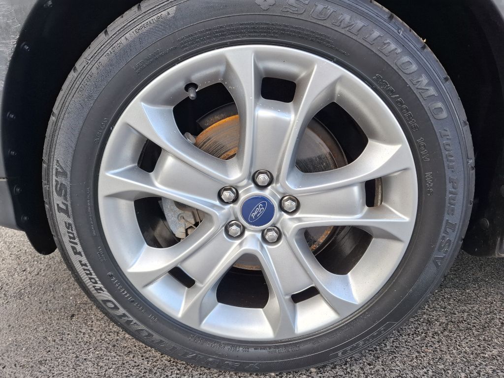 Photo 12 of this FORD ESCAPE