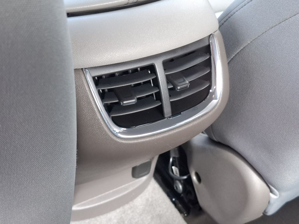 Photo 11 of this CHEVROLET MALIBU