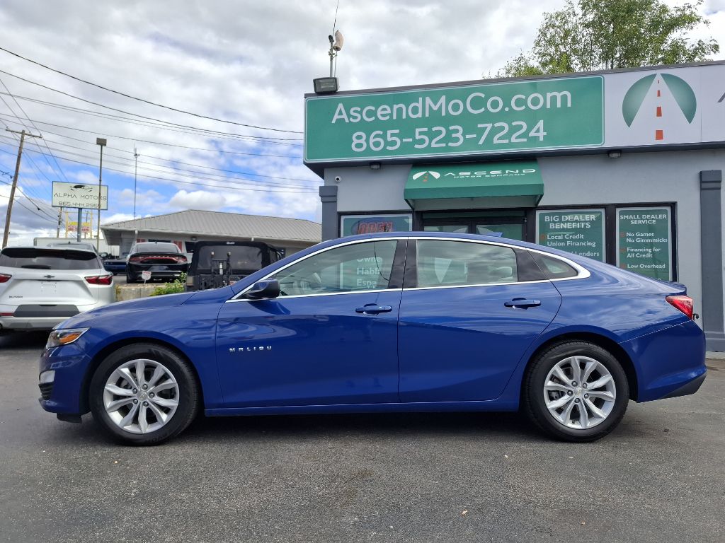Photo 3 of this CHEVROLET MALIBU