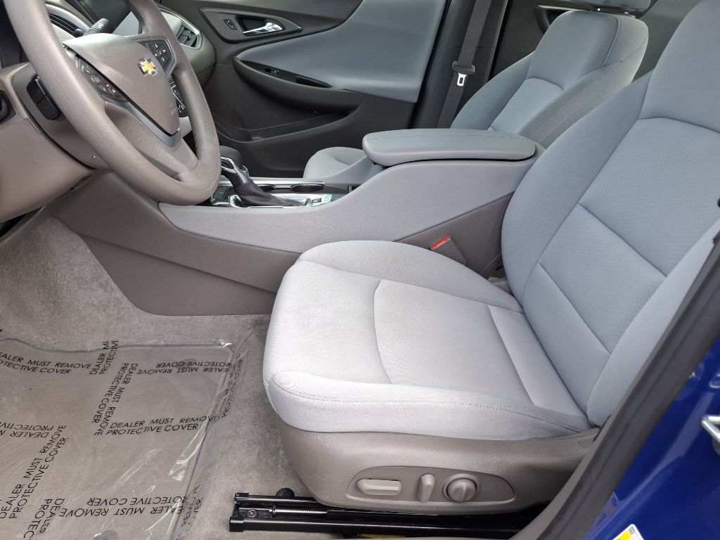 Photo 13 of this CHEVROLET MALIBU