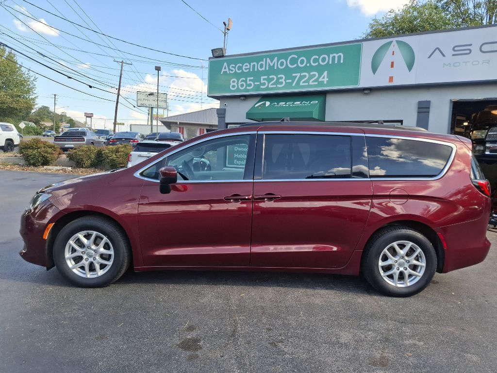 Photo 5 of this CHRYSLER VOYAGER