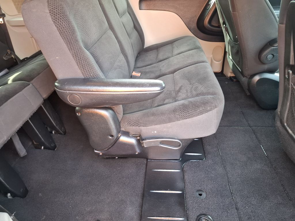Photo 9 of this DODGE GRAND CARAVAN