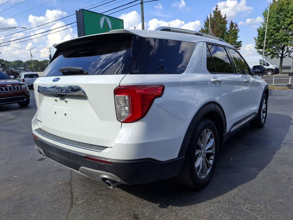 Photo 3 of this FORD EXPLORER