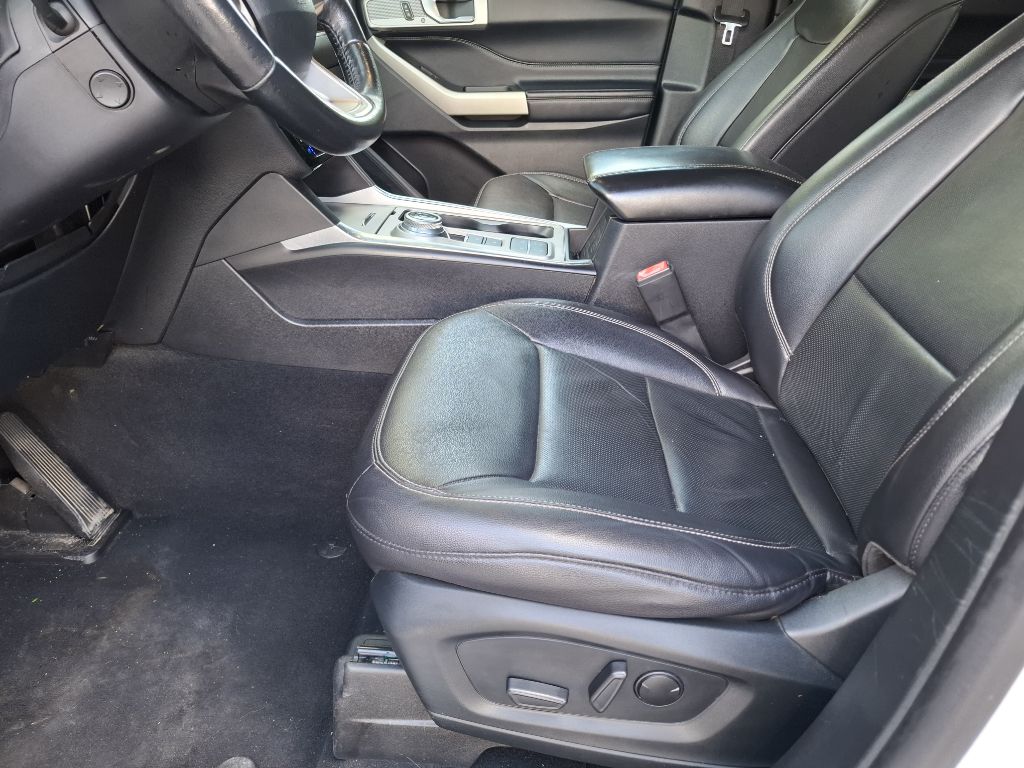 Photo 7 of this FORD EXPLORER