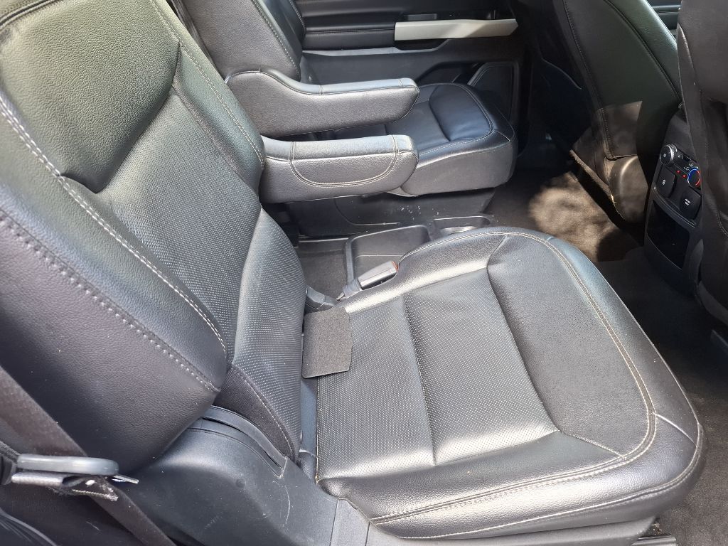 Photo 8 of this FORD EXPLORER