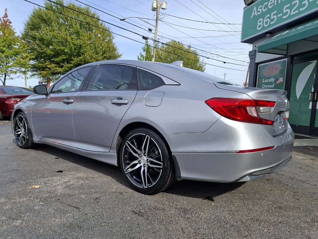 Photo 5 of this HONDA ACCORD HYBRID