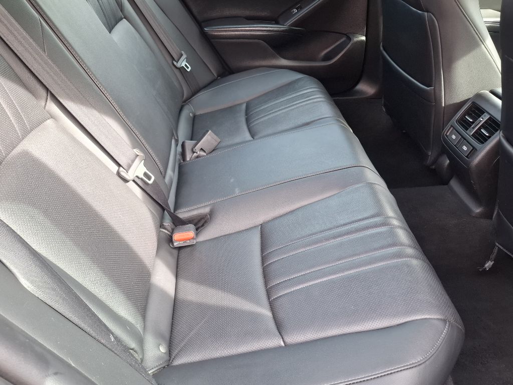 Photo 10 of this HONDA ACCORD HYBRID